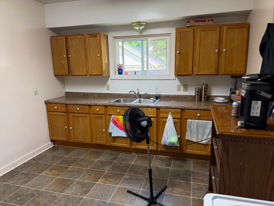 1004 S Jackson Street, Jackson, MI 49203 - #2