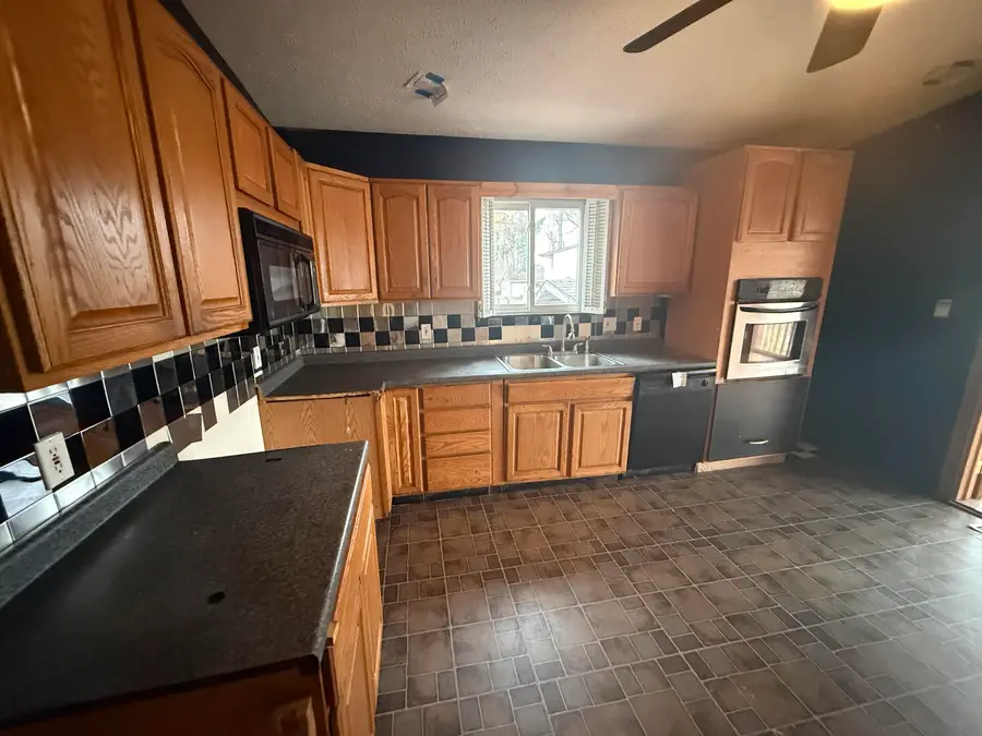 1747 Tennis Court, Pleasant Lake, MI 49272 - #3