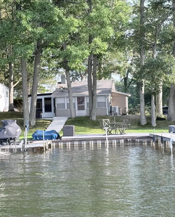 8943 Mott Drive, Jackson, MI 49201