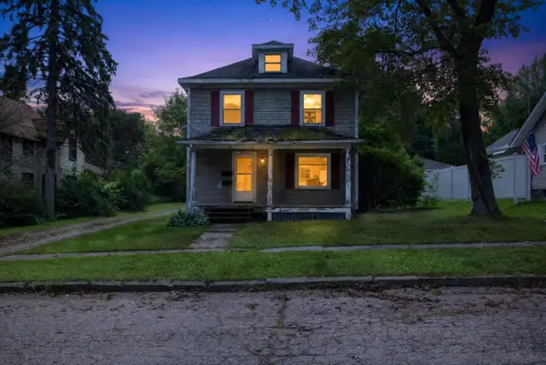18 Armstrong Street, Hillsdale, MI 49242