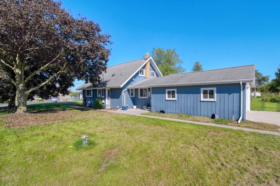 195 Southern Shores Drive, Brooklyn, MI 49230 - #2