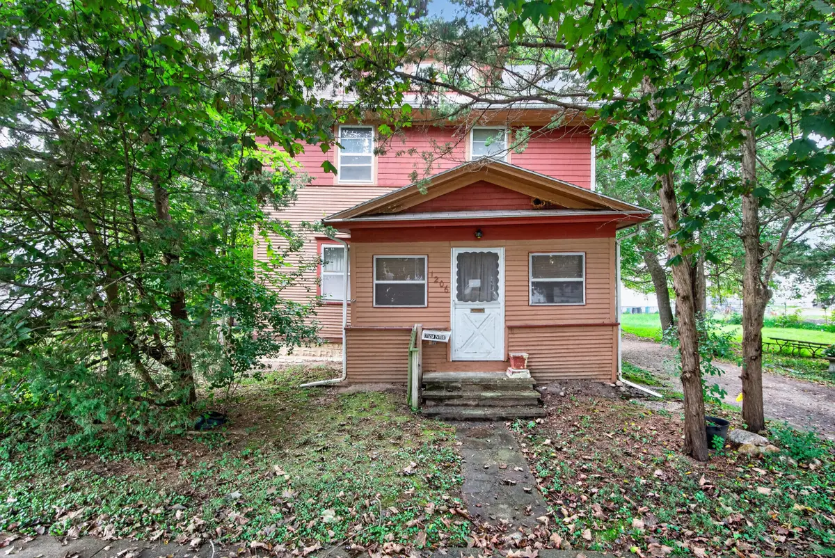 1206 Sheldon Street, Jackson, MI 49203 - #1