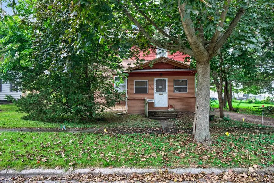 1206 Sheldon Street, Jackson, MI 49203 - #3