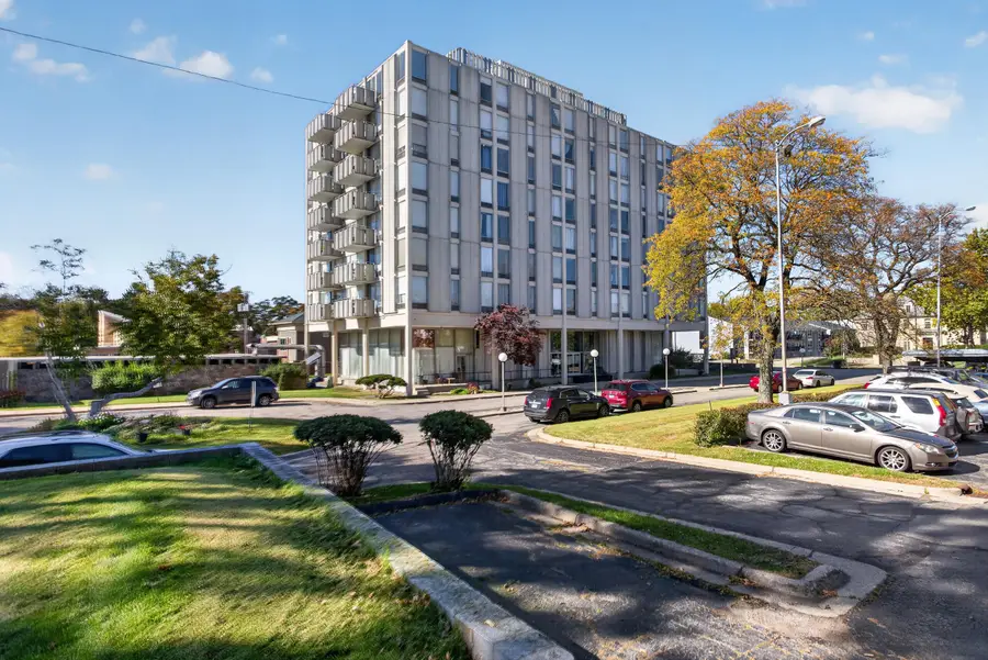 715 W Michigan Avenue Unit: 303, Jackson, MI 49201 - #2