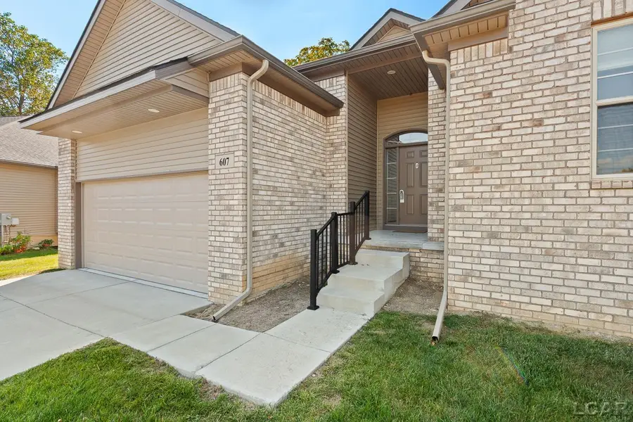 607 Shadow Brooke LN, Tecumseh, MI 49286 - Image #2