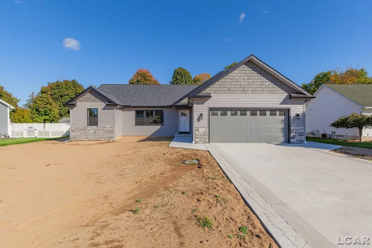 3185 Pender CT, Adrian, MI 49221 - Image #1