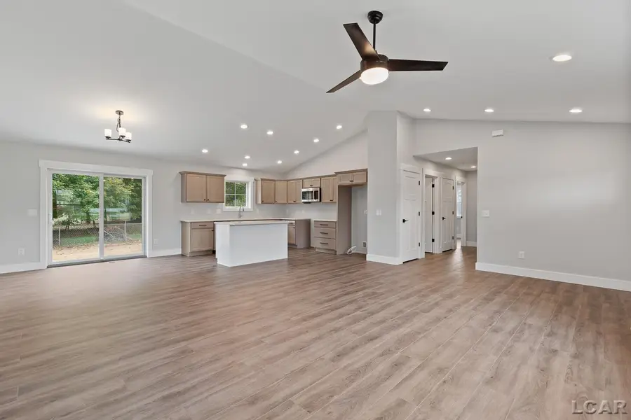 3185 Pender CT, Adrian, MI 49221 - Image #3