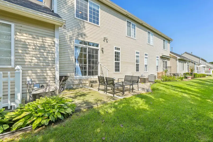 112 Burwyck Park DR, Saline, MI 48176 - Image #2