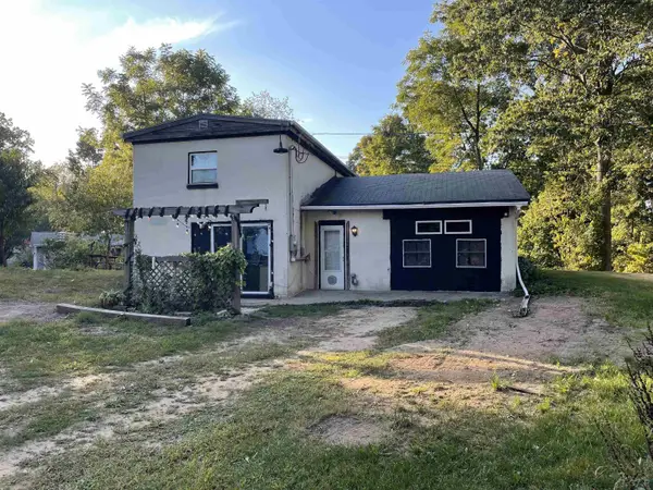 104 clyde james RD, PleasantLake, MI 49272