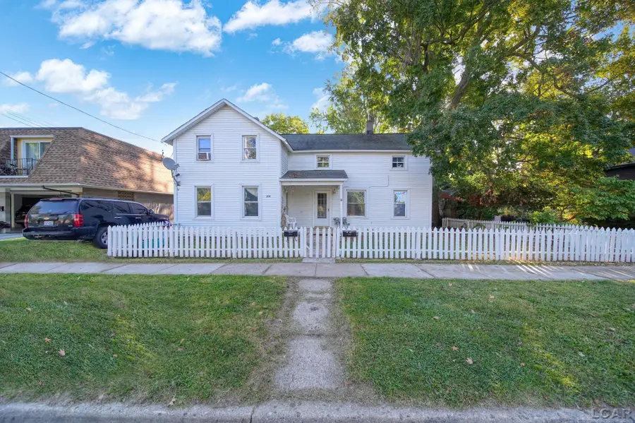 210 S Ottawa ST, Tecumseh, MI 49286 - #2