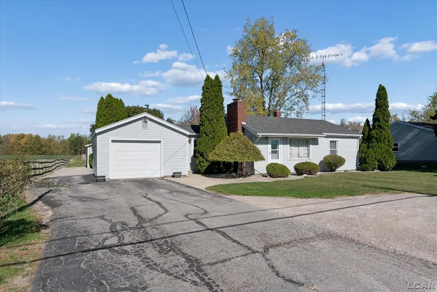 5576 W Beecher RD, Adrian, MI 49221 - Image #2
