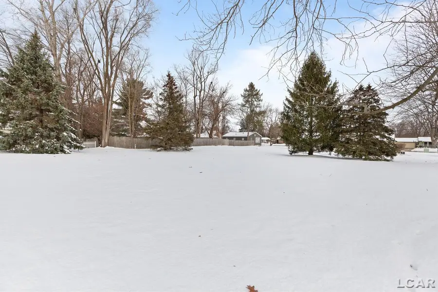 618 NOKOMIS DR, Tecumseh, MI 49286 - Image #2