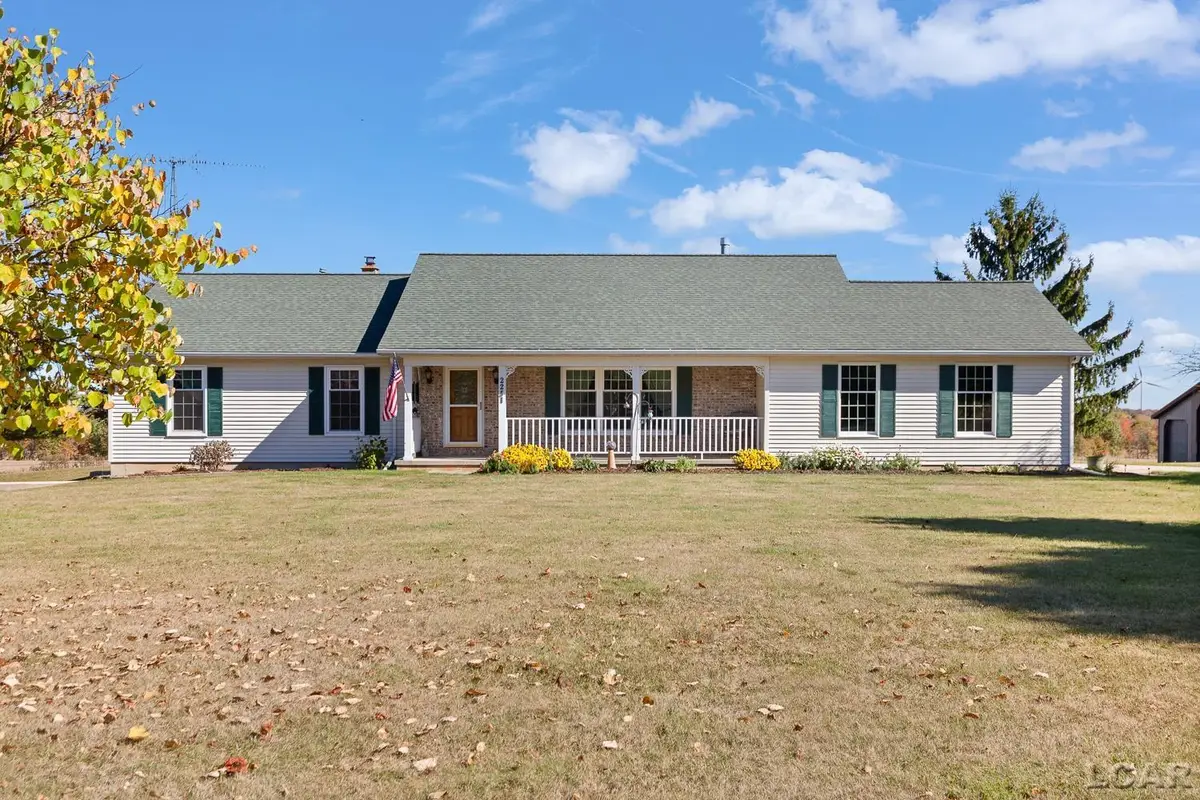 2251 N Waldron DR, Pittsford, MI 49271 - Image #1