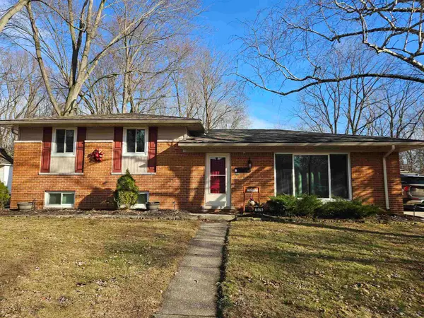 7076 Ridgedale LN, Lambertville, MI 48144