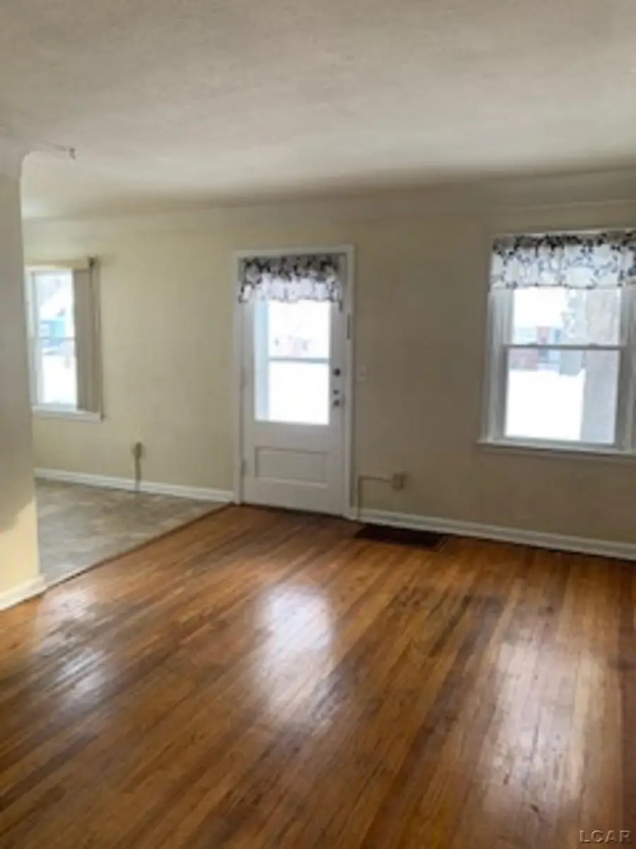 551 & 553 Northwestern DR, Adrian, MI 49221 - Image #2