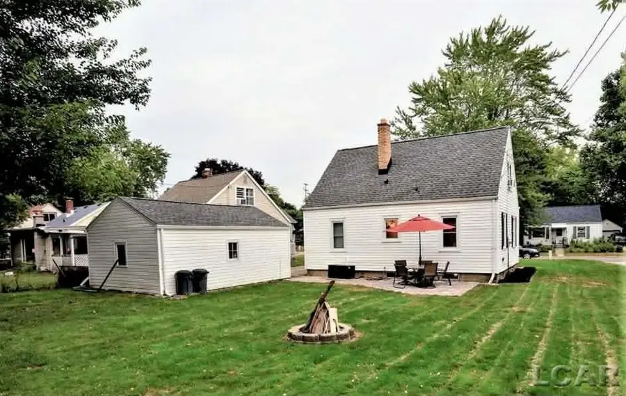 502 Center DR, Tecumseh, MI 49286 - #2