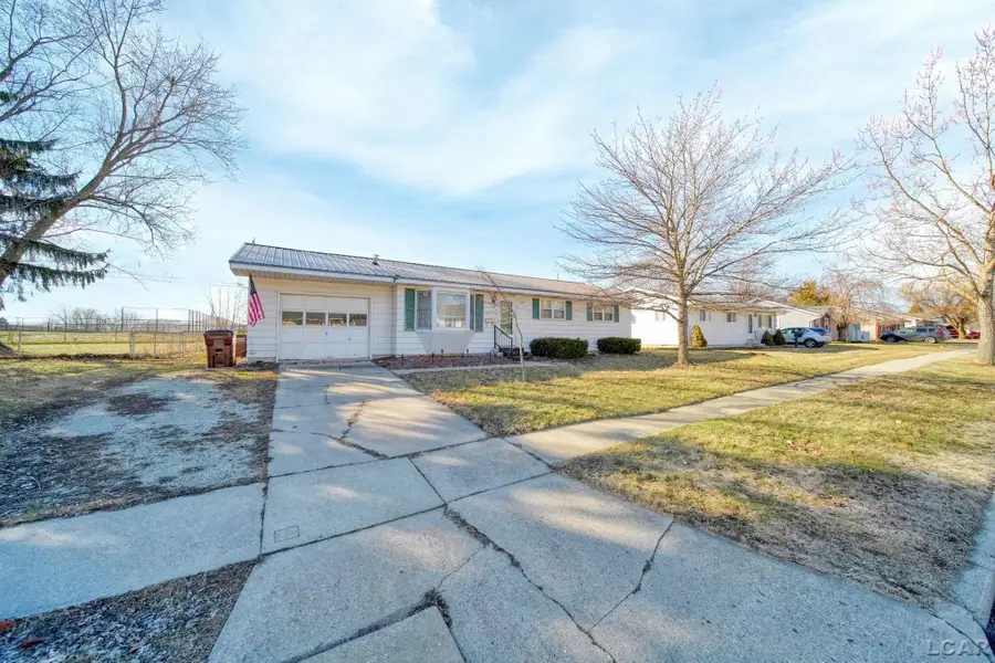 107 Renfrew AVE, Adrian, MI 49221 - #3