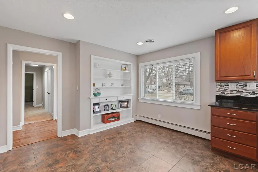 117 Park ST, Tecumseh, MI 49286 - #3