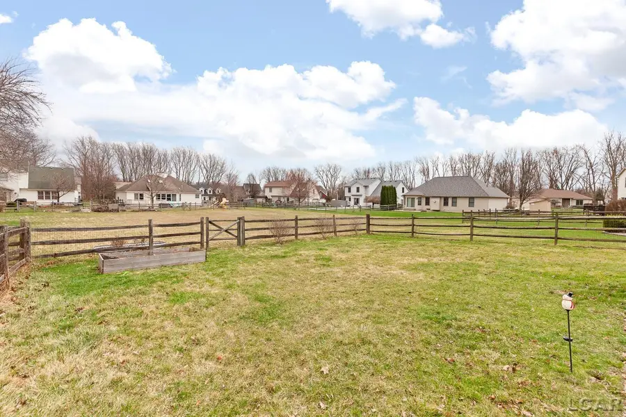 949 Hickory Creek DR, Temperance, MI 48182 - #3