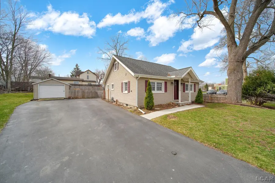 126 E Albert ST, Adrian, MI 49221 - #2