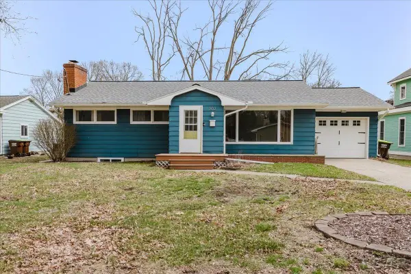 302 N Van Buren ST, Tecumseh, MI 49286