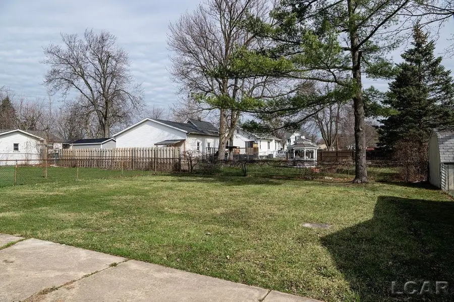 1015 E Hunt RD, Adrian, MI 49221 - #3