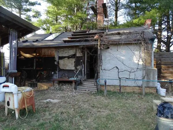 433 Coolbaugh RD, Jackson, MI 49201