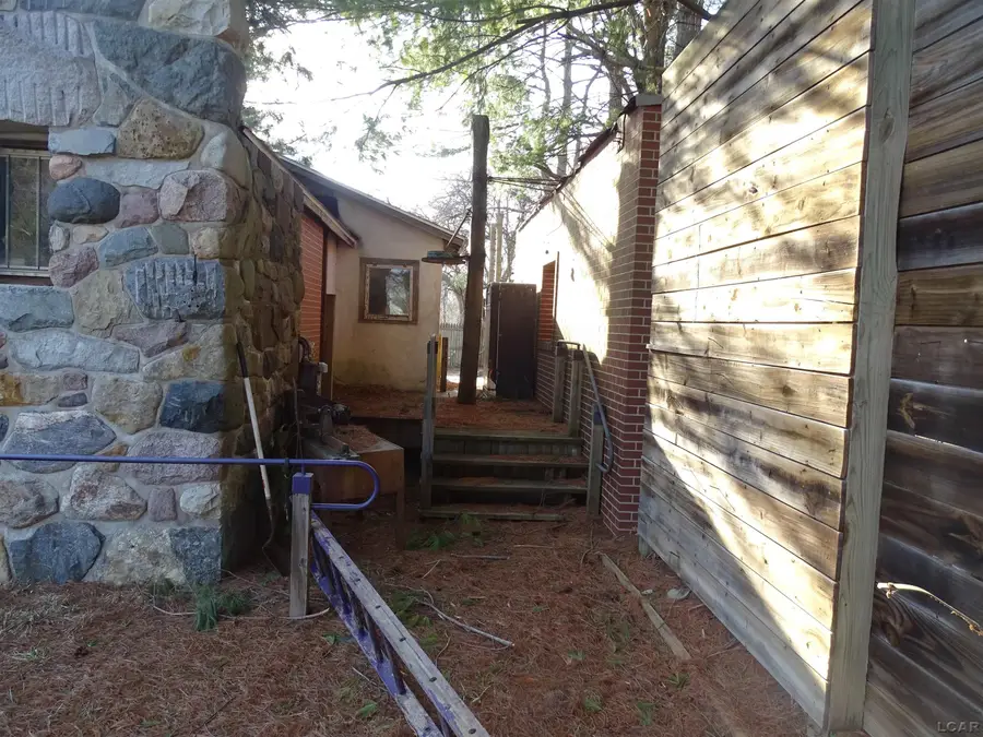 433 Coolbaugh RD, Jackson, MI 49201 - #2