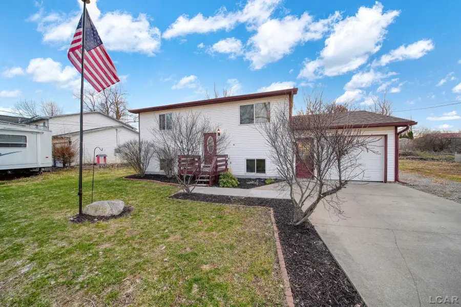 10579 Emerald DR, Cement City, MI 49233 - #2