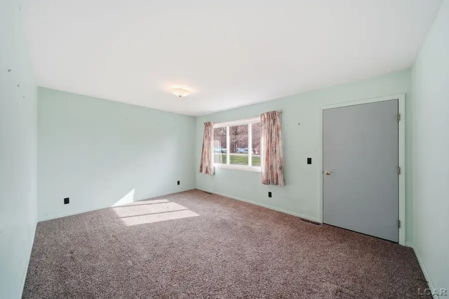 1616 Mitchell CT, Adrian, MI 49221 - #3