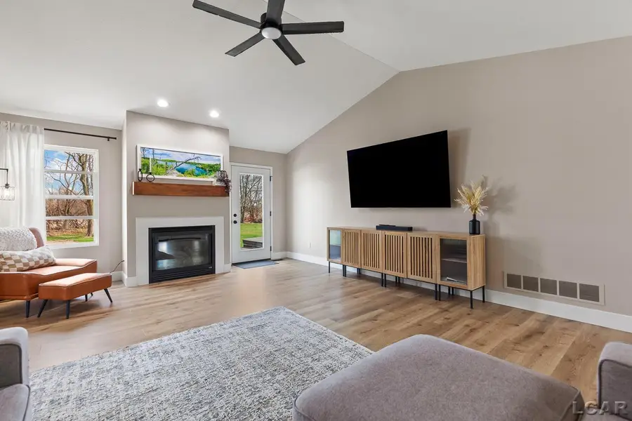 3160 Crabtree LN, Tecumseh, MI 49286 - #3