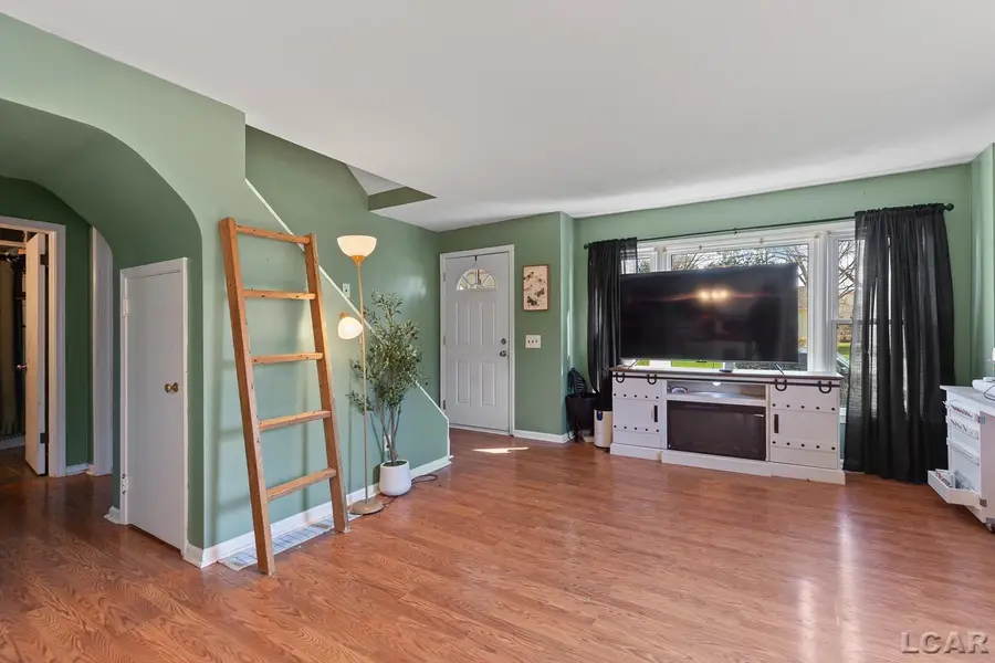 2094 Allan ST, Adrian, MI 49221 - #2