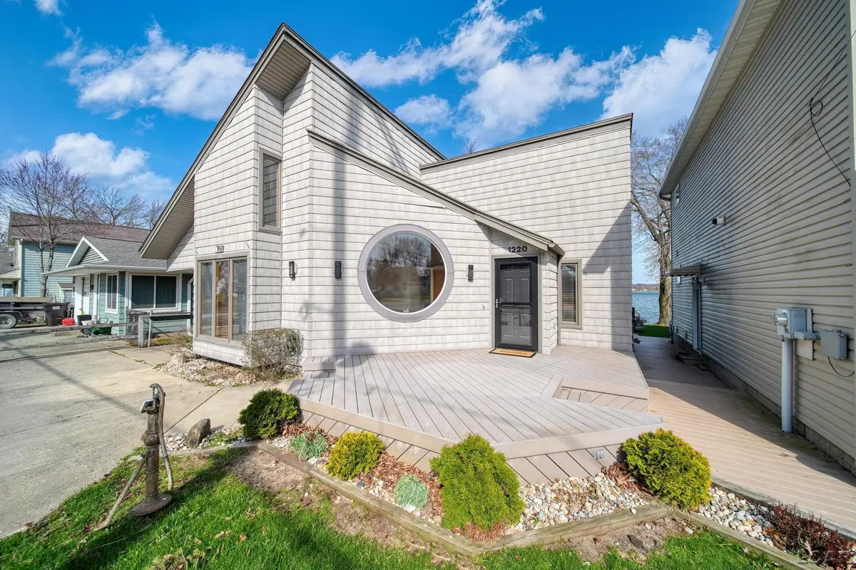 1220 Round Lake HWY, Manitou Beach, MI 49253 - #1