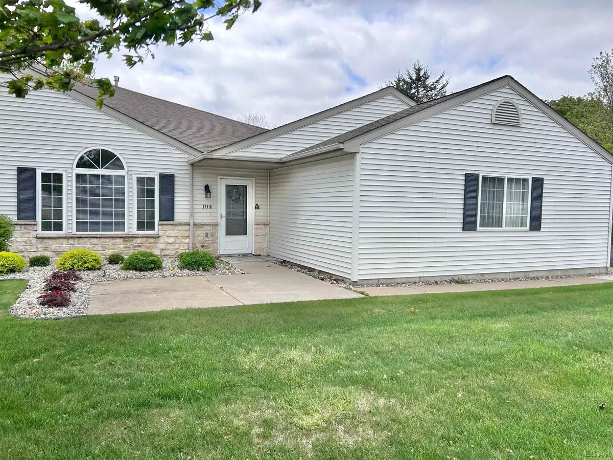 104 Lakewood DR, Adrian, MI 49221 - #1