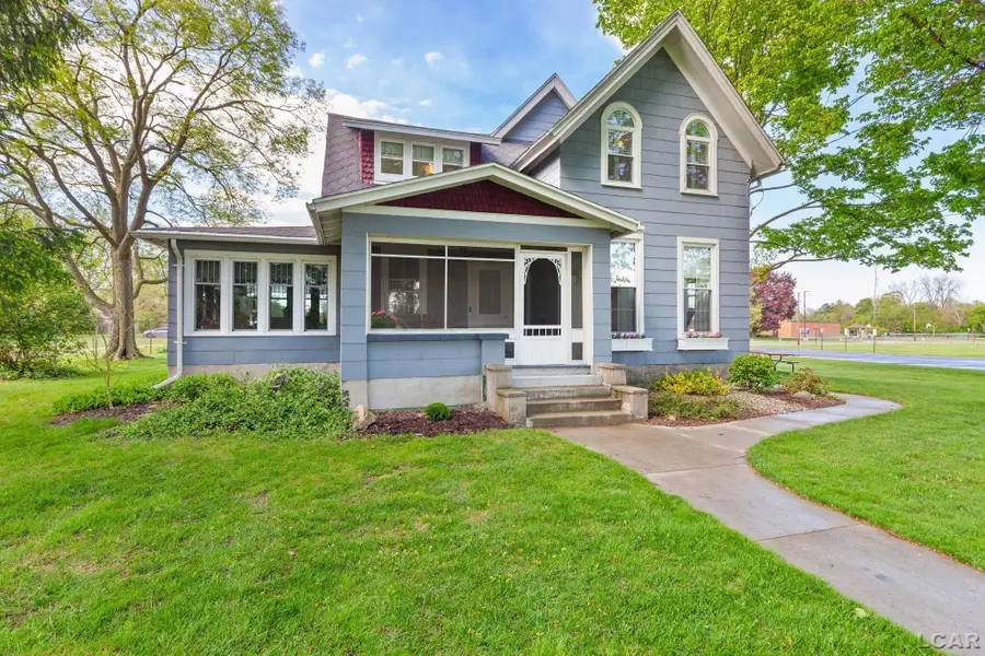 588 W Maple AVE, Adrian, MI 49221 - #2