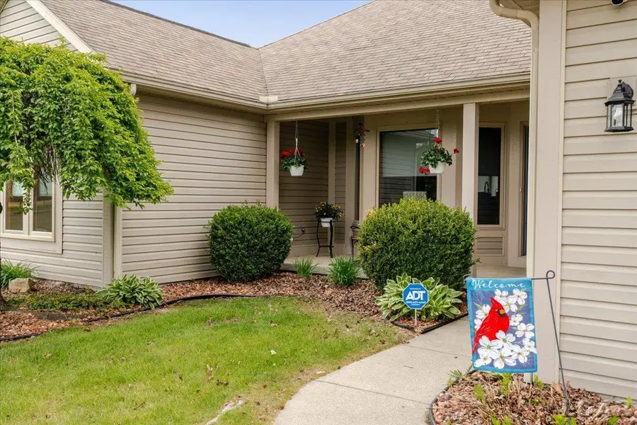 14585 Red Bird CT, Brooklyn, MI 49230 - #3