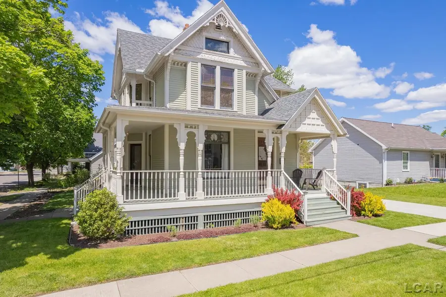 403 N Locust St ST, Adrian, MI 49221 - #3