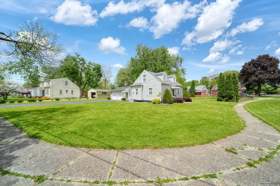 905 Sheffield Ave ST, Adrian, MI 49221 - #2