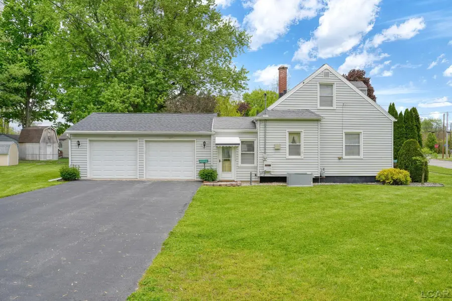 905 Sheffield Ave ST, Adrian, MI 49221 - #3