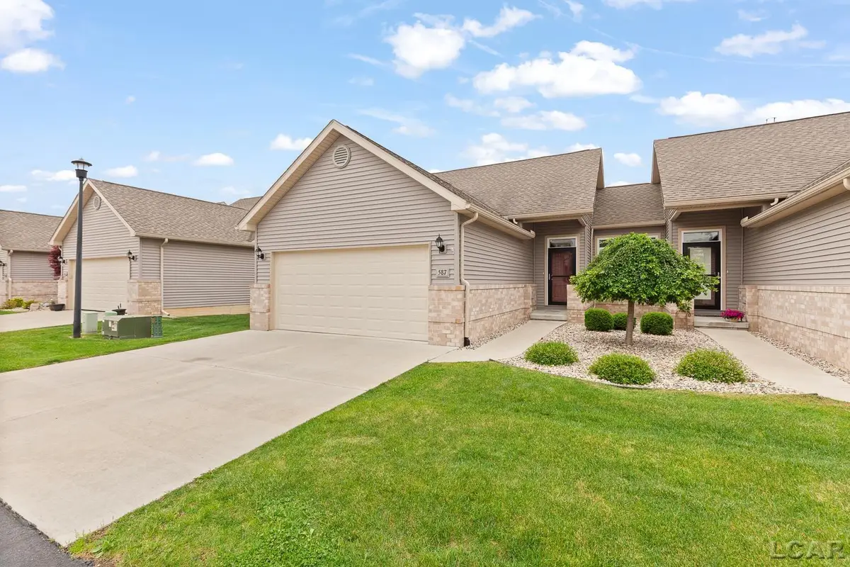 587 RIDGE LN, Tecumseh, MI 49286 - #1