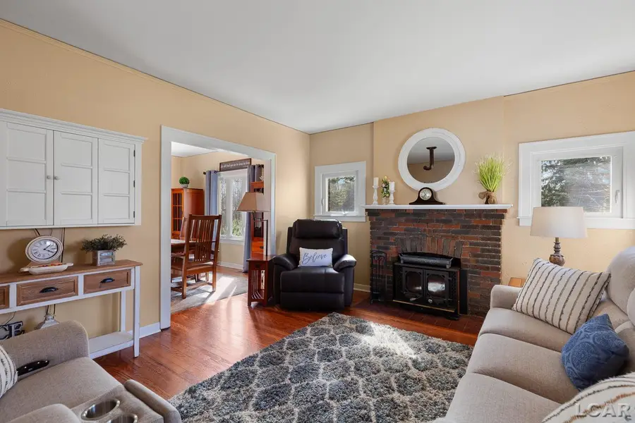 925 Lincoln AVE, Adrian, MI 49221 - #3