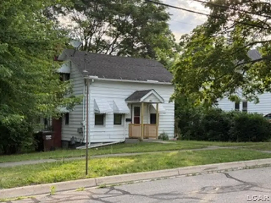 907 Bristol ST, Adrian, MI 49221 - #2