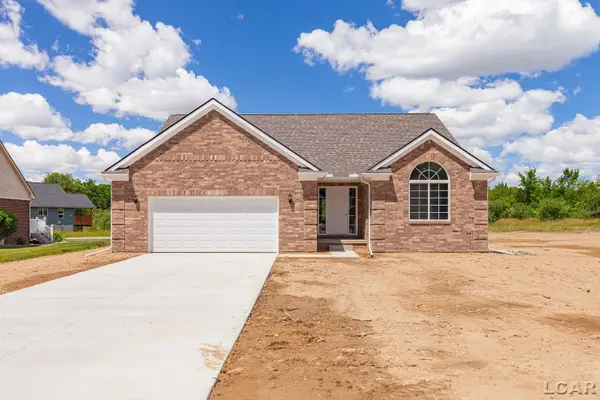 2220 Congressional LN, GrassLake, MI 49240