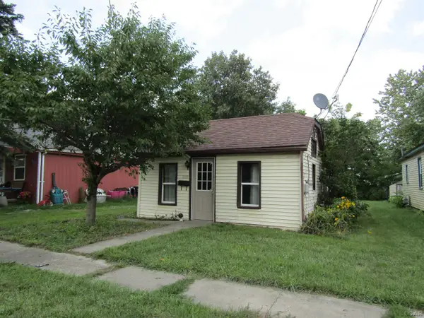 741 Oak ST, Adrian, MI 49221
