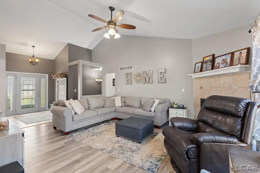 9472 Walnut DR, Tipton, MI 49287 - #3