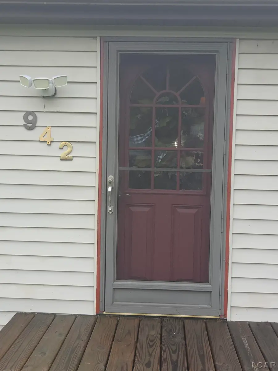 942 Munith RD, Jackson, MI 49201 - #2
