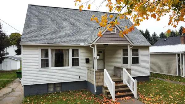 831 Hoch AVE, Adrian, MI 49221