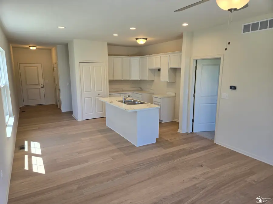 807 Plum Village DR, Monroe, MI 48161 - #2