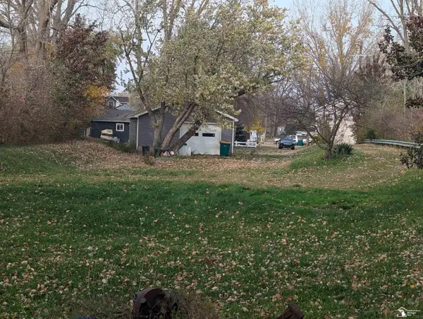 36168 Ruth ST, Rockwood, MI 48173