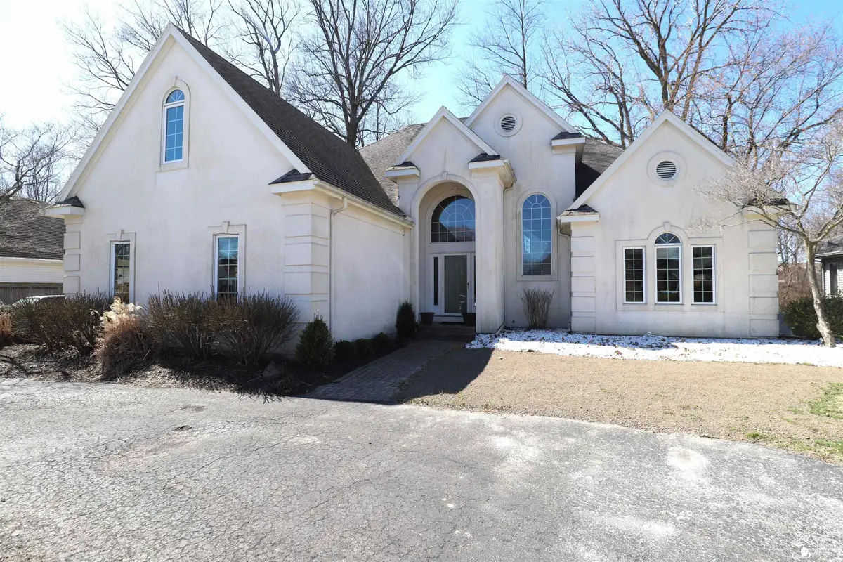 7241 Hidden Valley DR, Lambertville, MI 48144 - #1